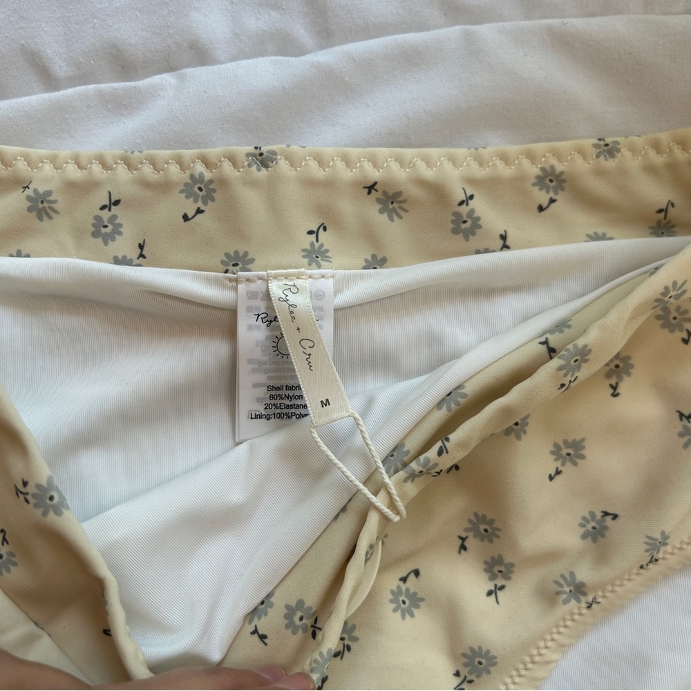 Rylee + Cru Banded High Cut Bikini Bottoms NWT size Medium SOLD OUT - Picture 4 of 7